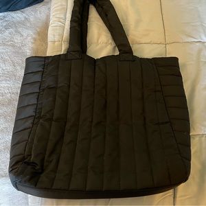 Gap puffer tote 👜
